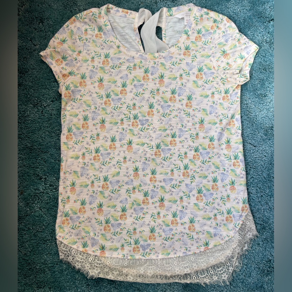Lauren Conrad Lace Bottom Pattern XS TShirt